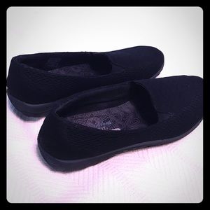 Sketcher black canvas shoes